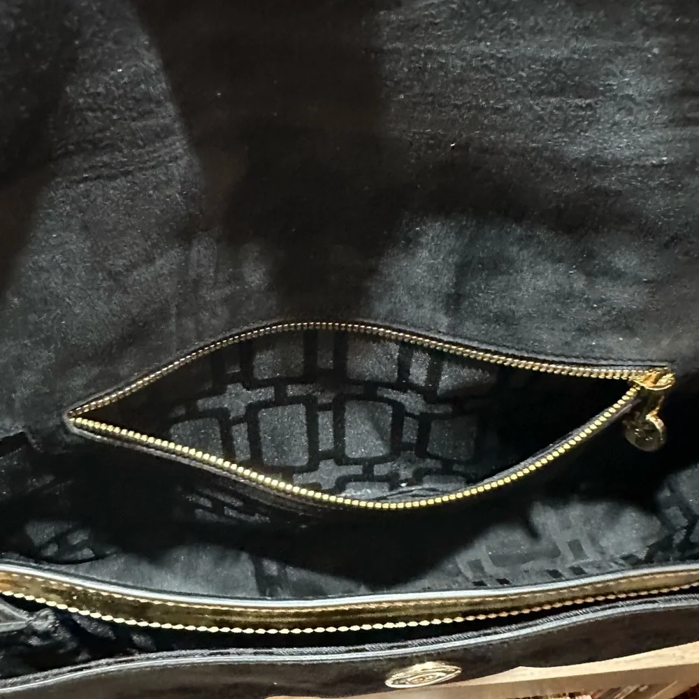 Roger Vivier black suede and gold patent leather handbag - Picture 7 of 9
